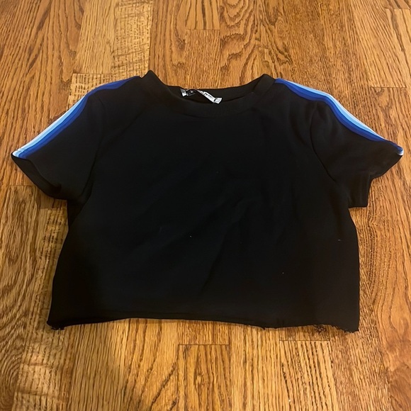 falling love Tops - Falling Love Woman’s Black Striped Short Sleeve Size XS